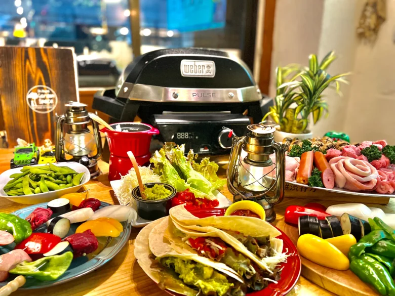 渋谷で80人貸切するなら「渋谷ピカリエ」当店は80人などの大人数での貸切には最適です。貸切でのご利用ですと音響機器やマイク・プロジェクター・カラオケ・ゲーム機などが【無料】でご利用いただけます!